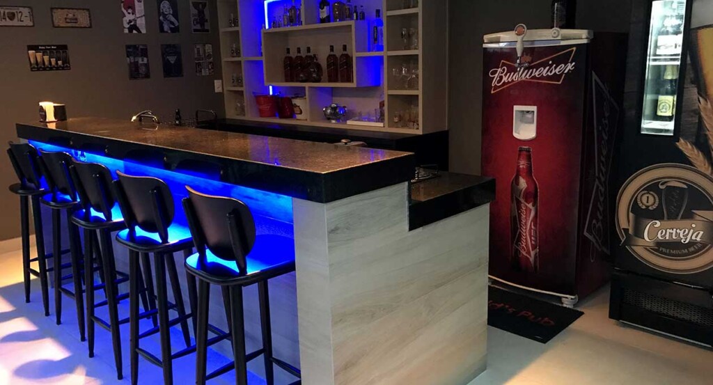 Muebles para Bara en Casa de Madera