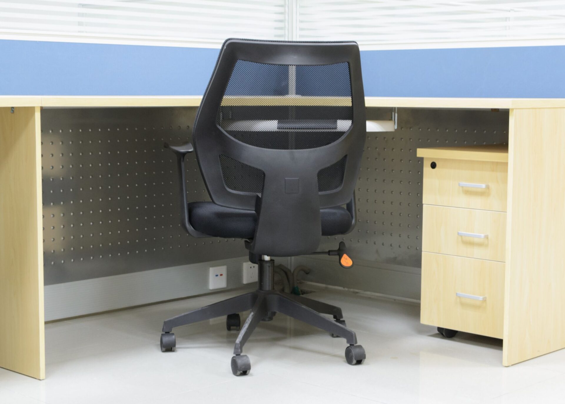 ¿Cómo debe ser una buena silla de oficina?