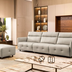 Divani Casa Joliet - Sofá moderno de 4 plazas de cuero gris claro con dos sillones reclinables