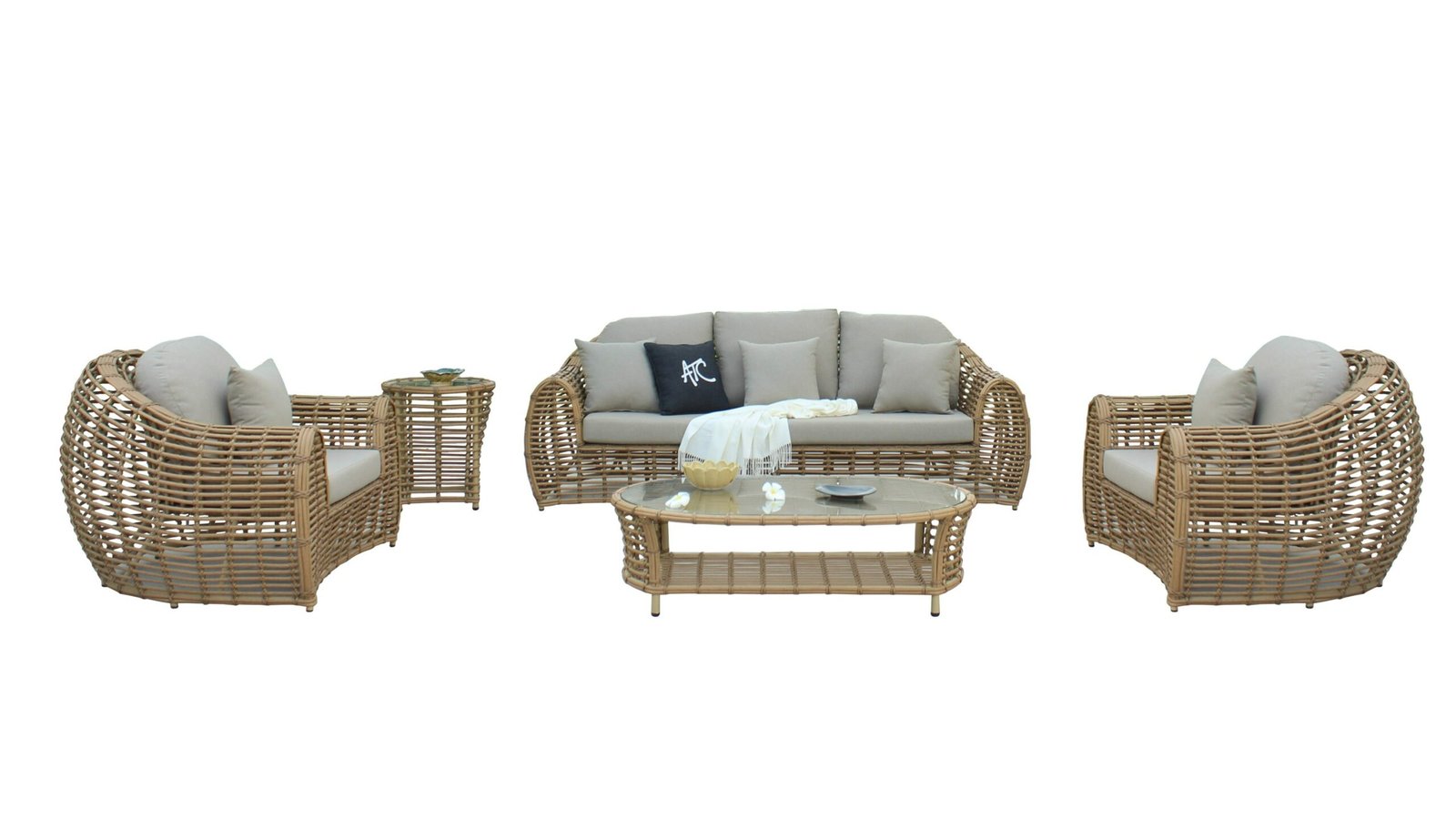 Renava Sandra – Mesa auxiliar de mimbre beige para exterior