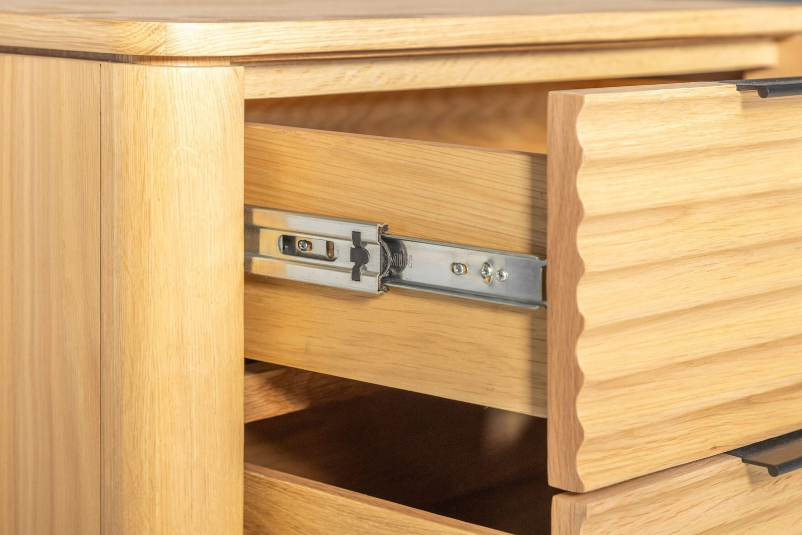 Modrest Seattle - Mesita de noche moderna de roble natural - Image 3