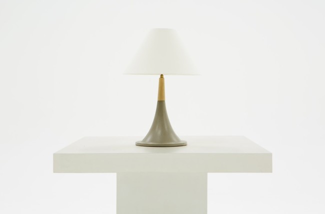 Lámpara de mesa moderna Modrest Nunez de hormigón y roble - Image 2