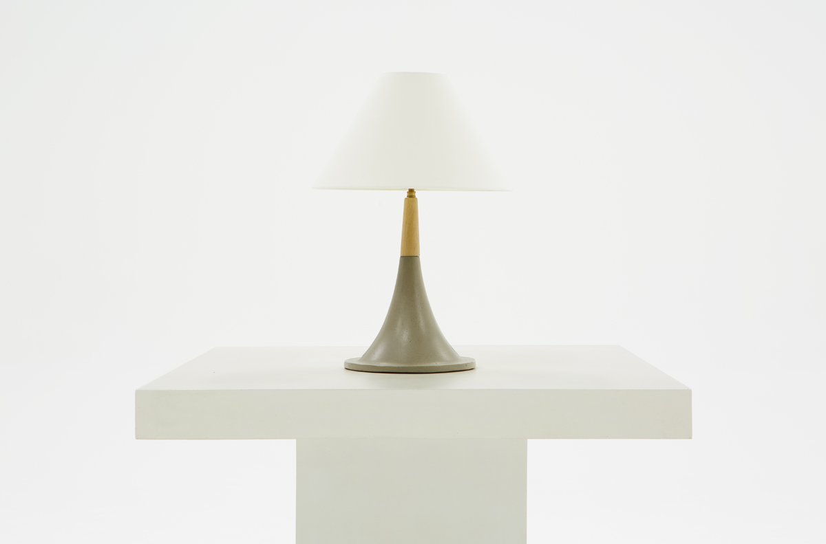Lámpara de mesa moderna Modrest Nunez de hormigón y roble - Image 2