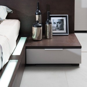 Recámara Modrest Gamma contemporánea de roble marrón con almacenaje