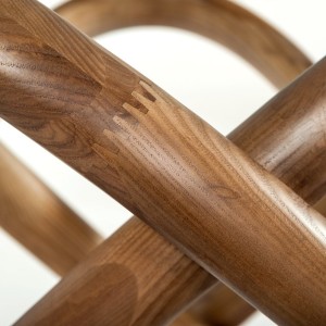 Mesa de comedor Modrest Mason moderna redonda de vidrio y nogal