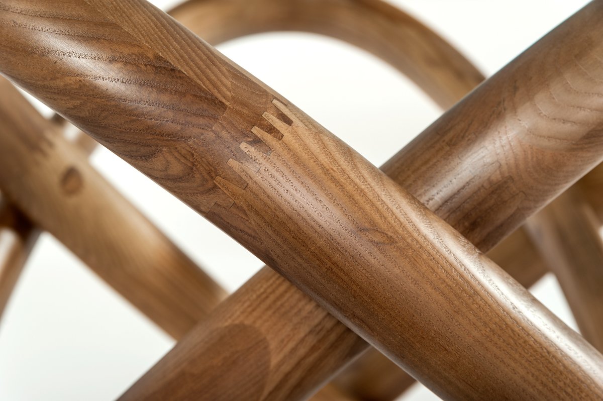 Mesa de comedor Modrest Mason moderna redonda de vidrio y nogal