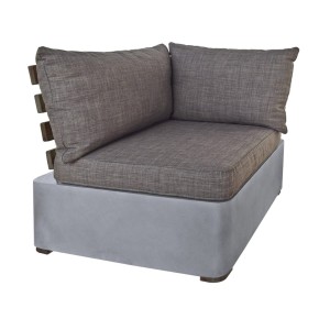 Esquina exterior de hormigón y teca Renava Garza