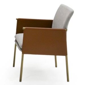 Modrest Pettit - Silla de comedor moderna con brazo de latón, color gris claro/camello y latón