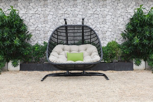 Silla colgante de exterior Renava San Juan negra y beige