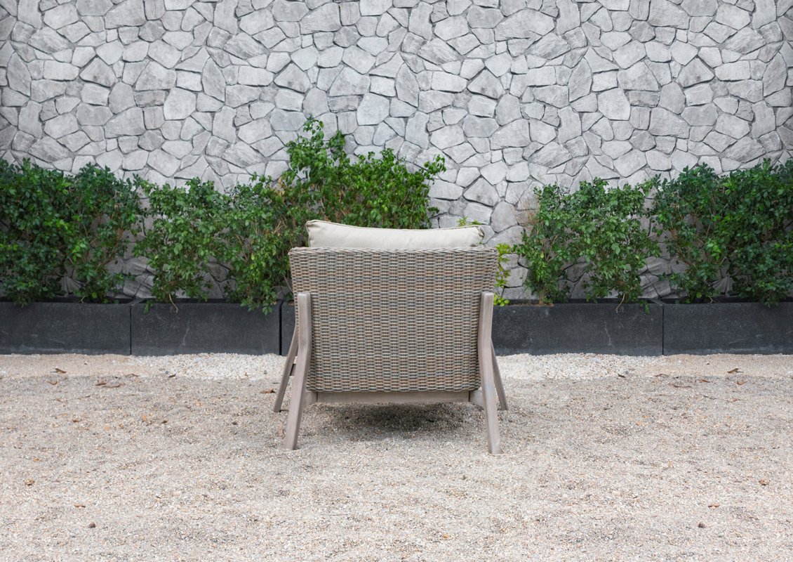Conjunto de sofás de mimbre beige para exterior Renava Carillo - Image 4