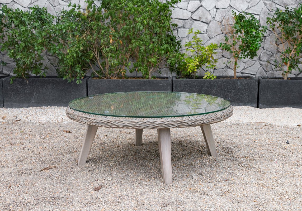 Conjunto de sofás de mimbre beige para exterior Renava Carillo - Image 3